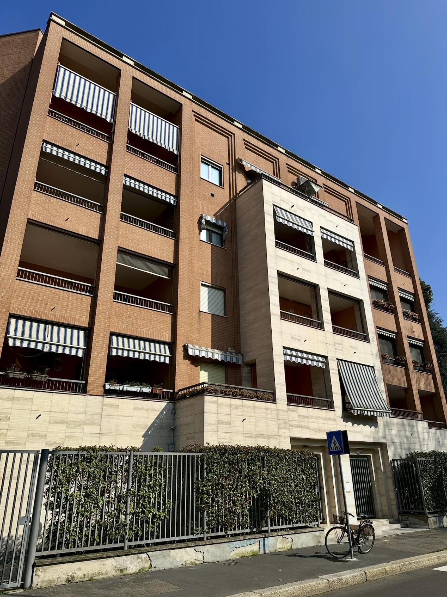 King Apartment Milano Bocconi Exterior photo